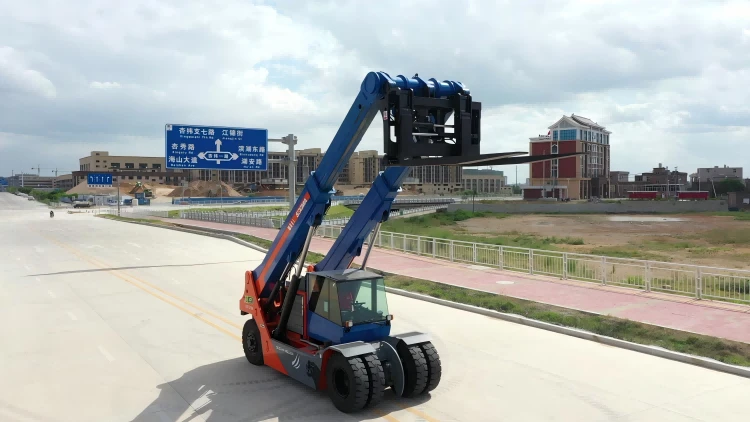 18t telehandler3