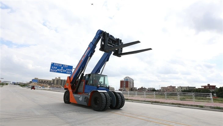 SOCMA 18Ton Telescopic Forklift HNTC180 factory