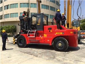 Saincheapadh Dath Trucail Forklift Trom 15 Ton