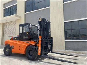 13.5 Ton Cummins Inneall Forklift Trom Díosail